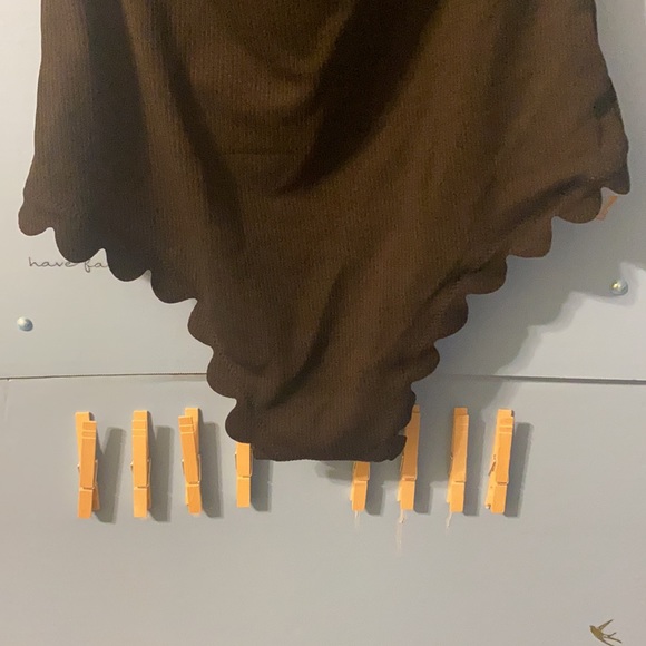 One piece black bathing suit - Picture 6 of 8